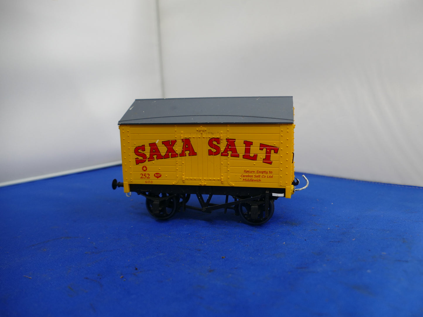 "O" Gauge Dapol Salt Van "Saxa Salt" (used)