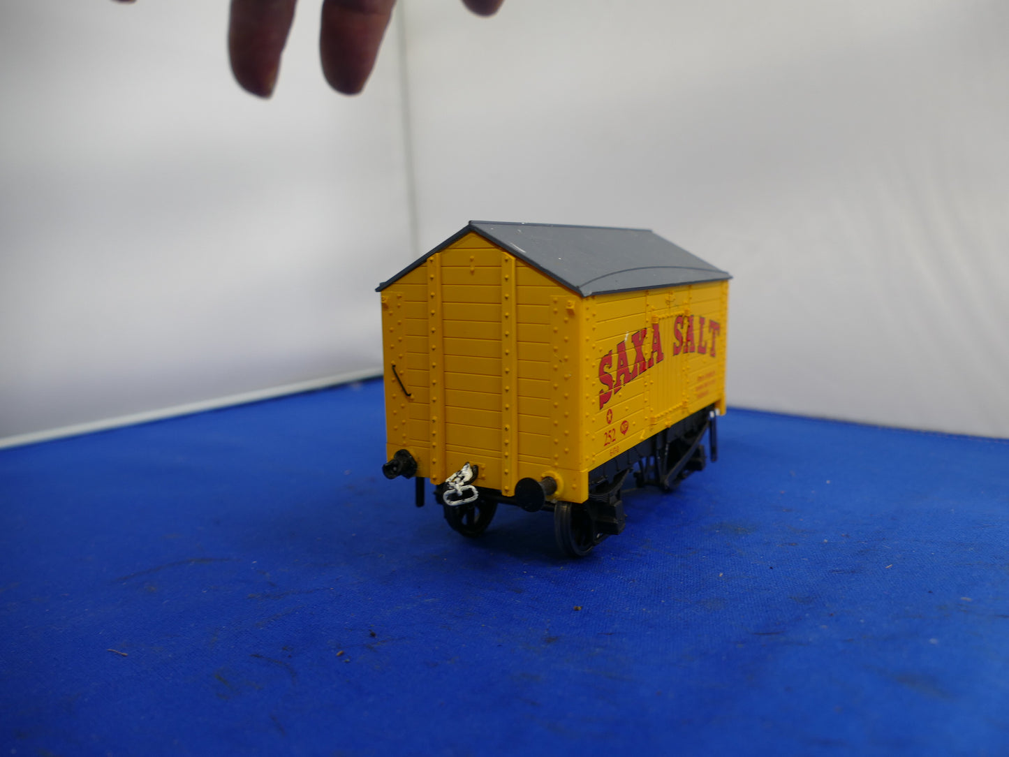 "O" Gauge Dapol Salt Van "Saxa Salt" (used)