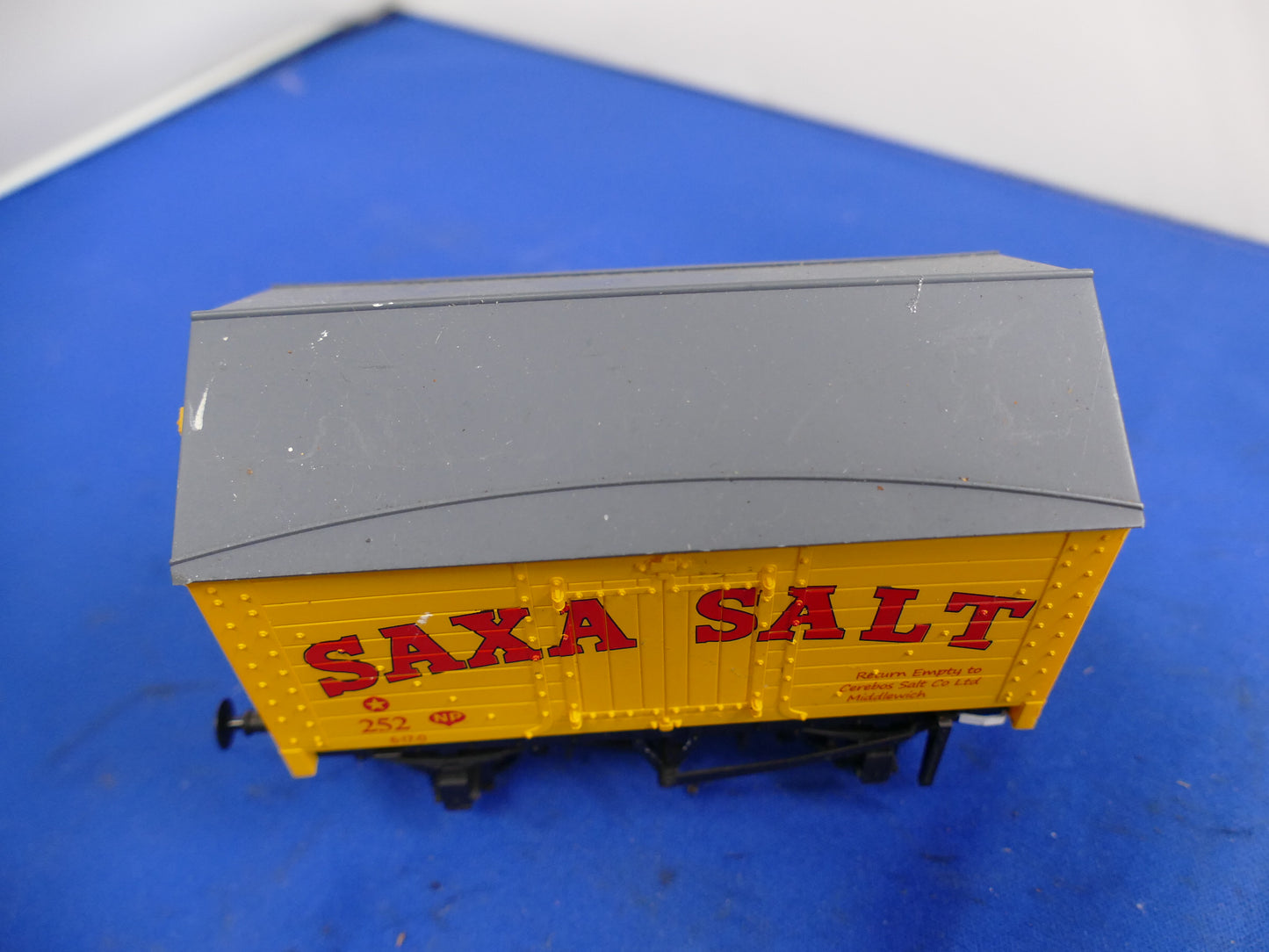 "O" Gauge Dapol Salt Van "Saxa Salt" (used)