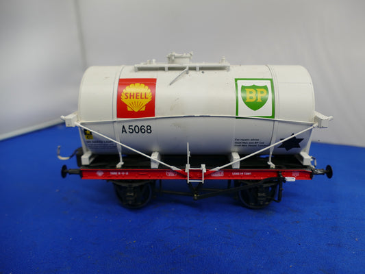 "O" Gauge Dapol "Sheel / BP" Tanker (used)