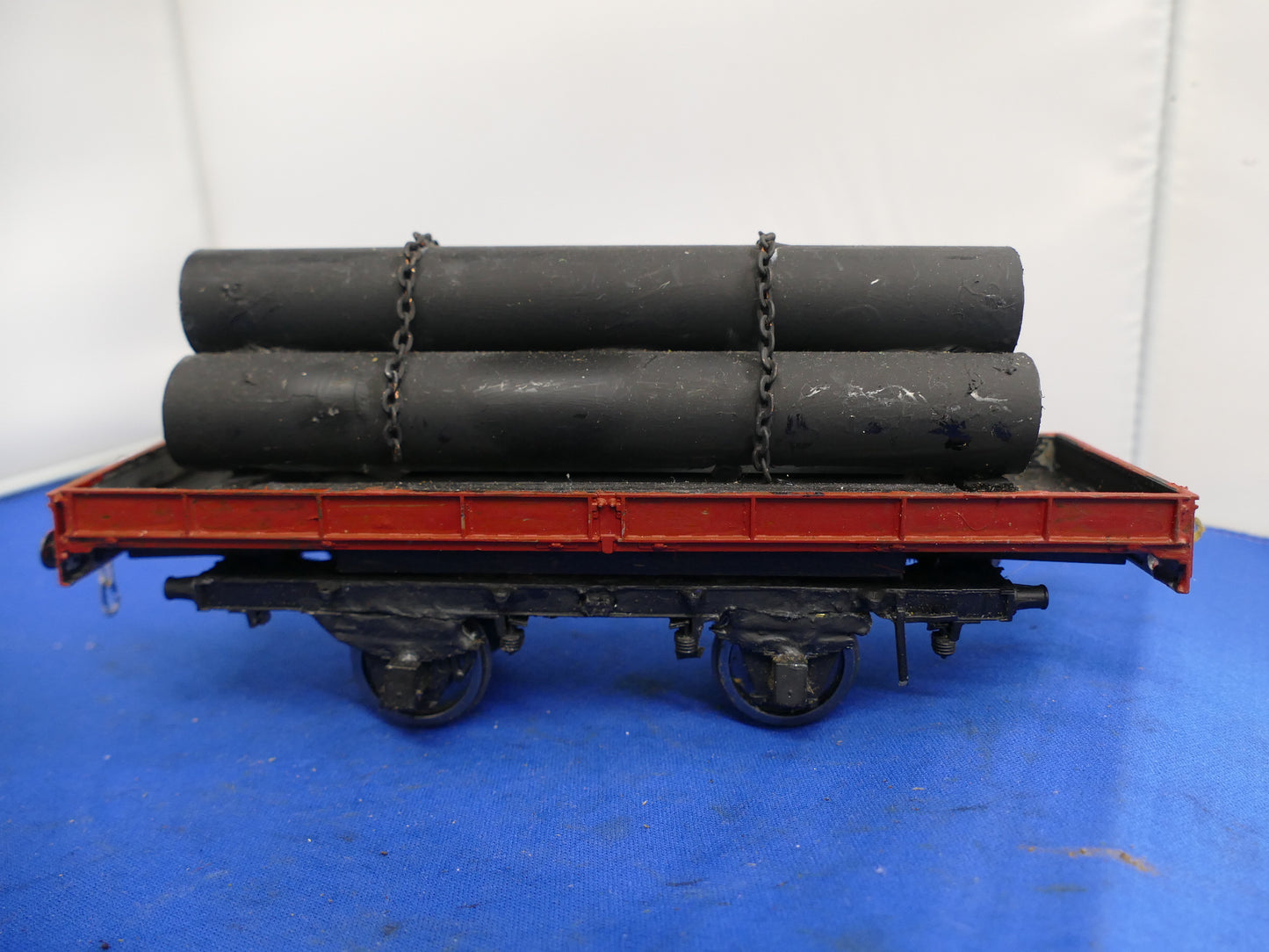 "O" Gauge Flatbed with Pipe Load (used)