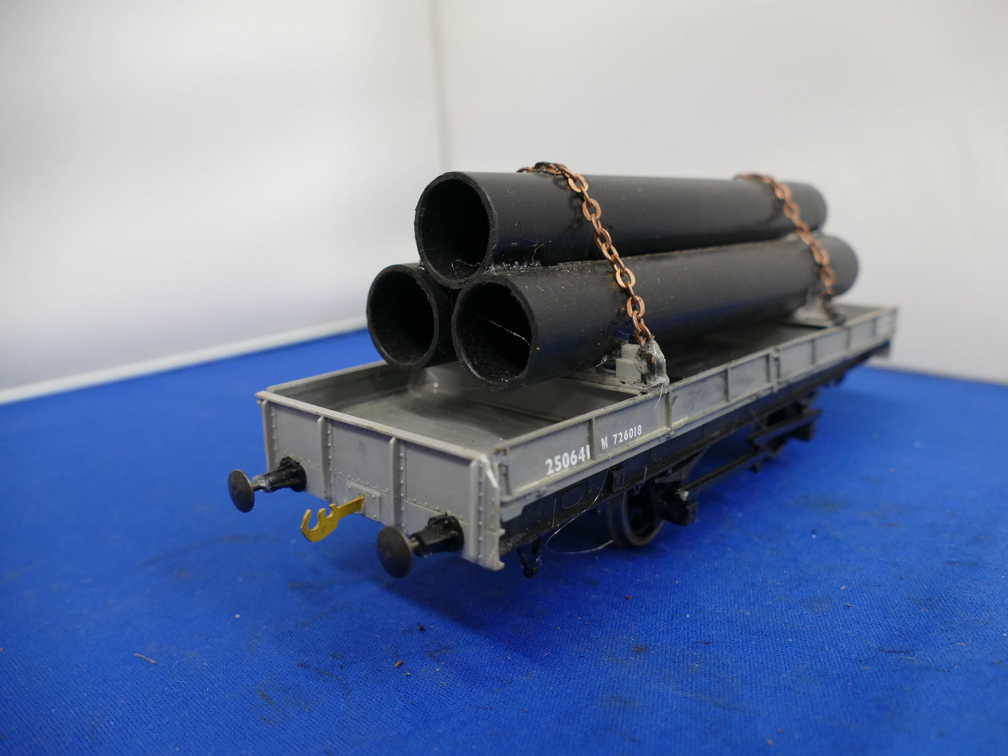 "O" Gauge Flatbed with Pipe Load (used)