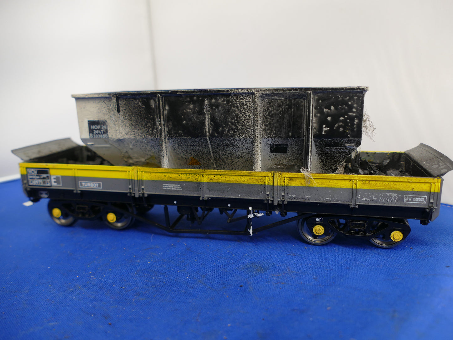 "O" Gauge Dapol Turbot Wagon with Load (used)