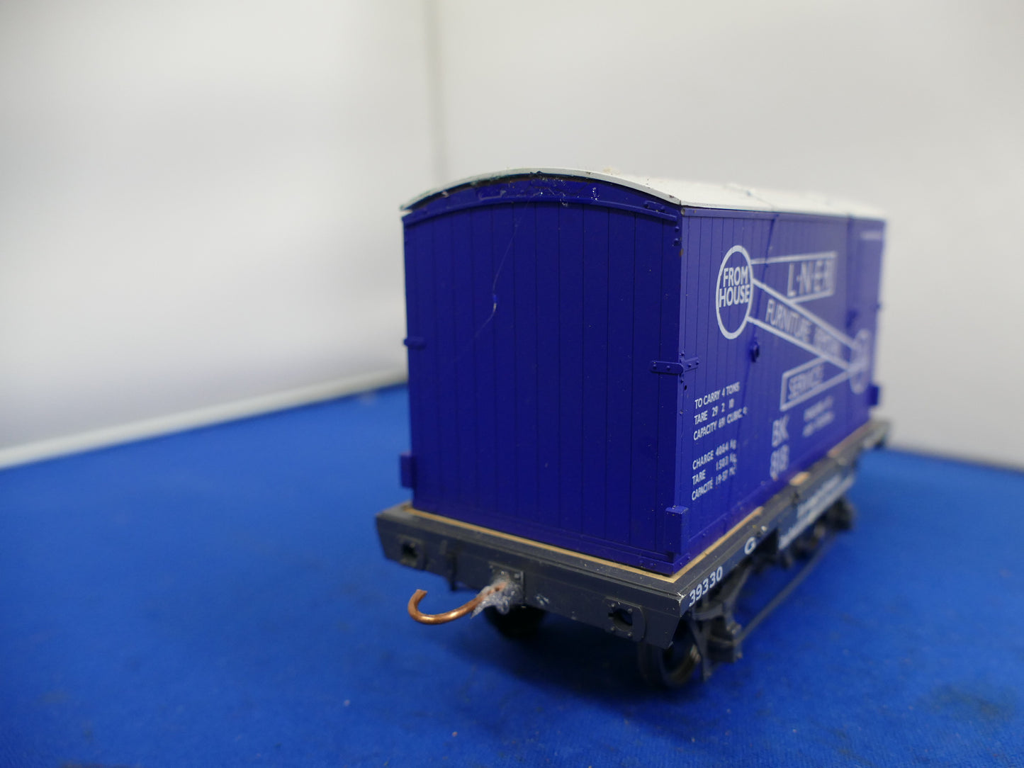 "O" Gauge Dapol Conflat with LNER Furniture Container (used)