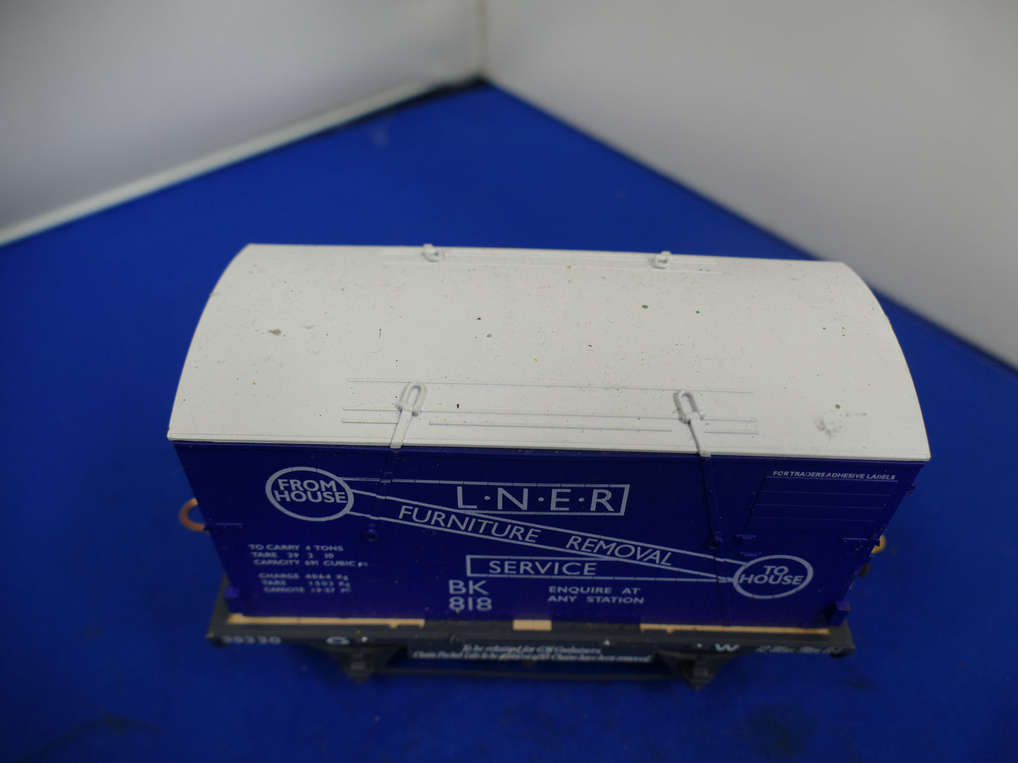 "O" Gauge Dapol Conflat with LNER Furniture Container (used)