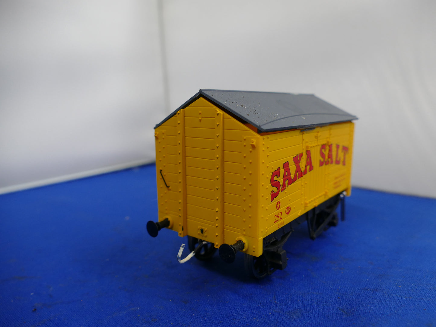 "O" Gauge Dapol Salt Van "Saxa Salt" (used)