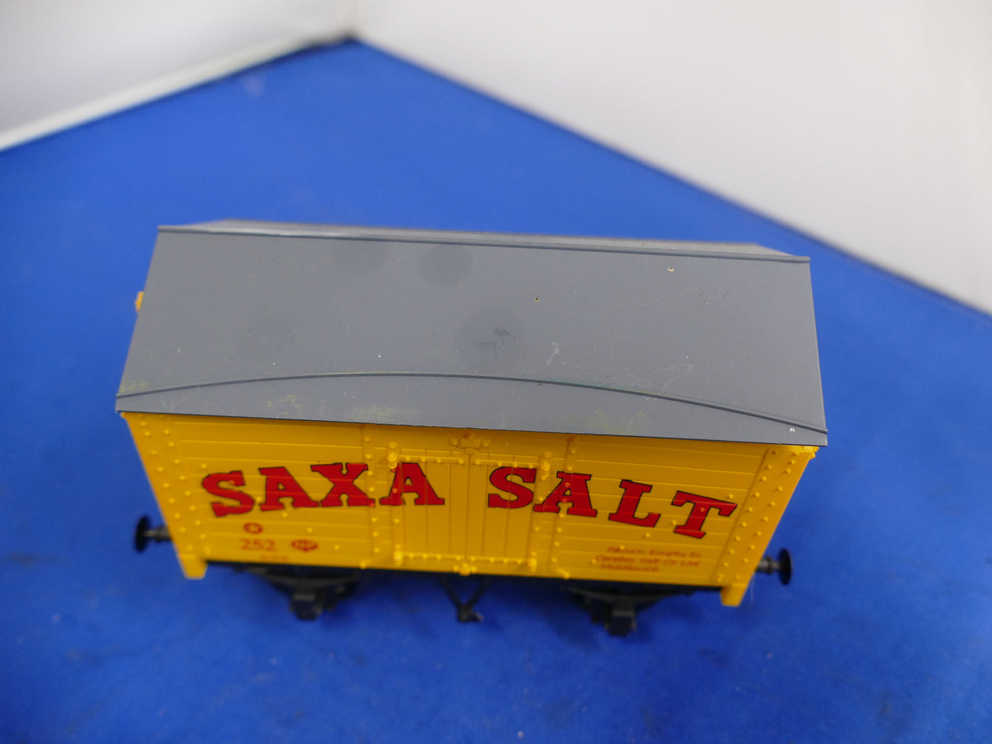 "O" Gauge Dapol Salt Van "Saxa Salt" (used)