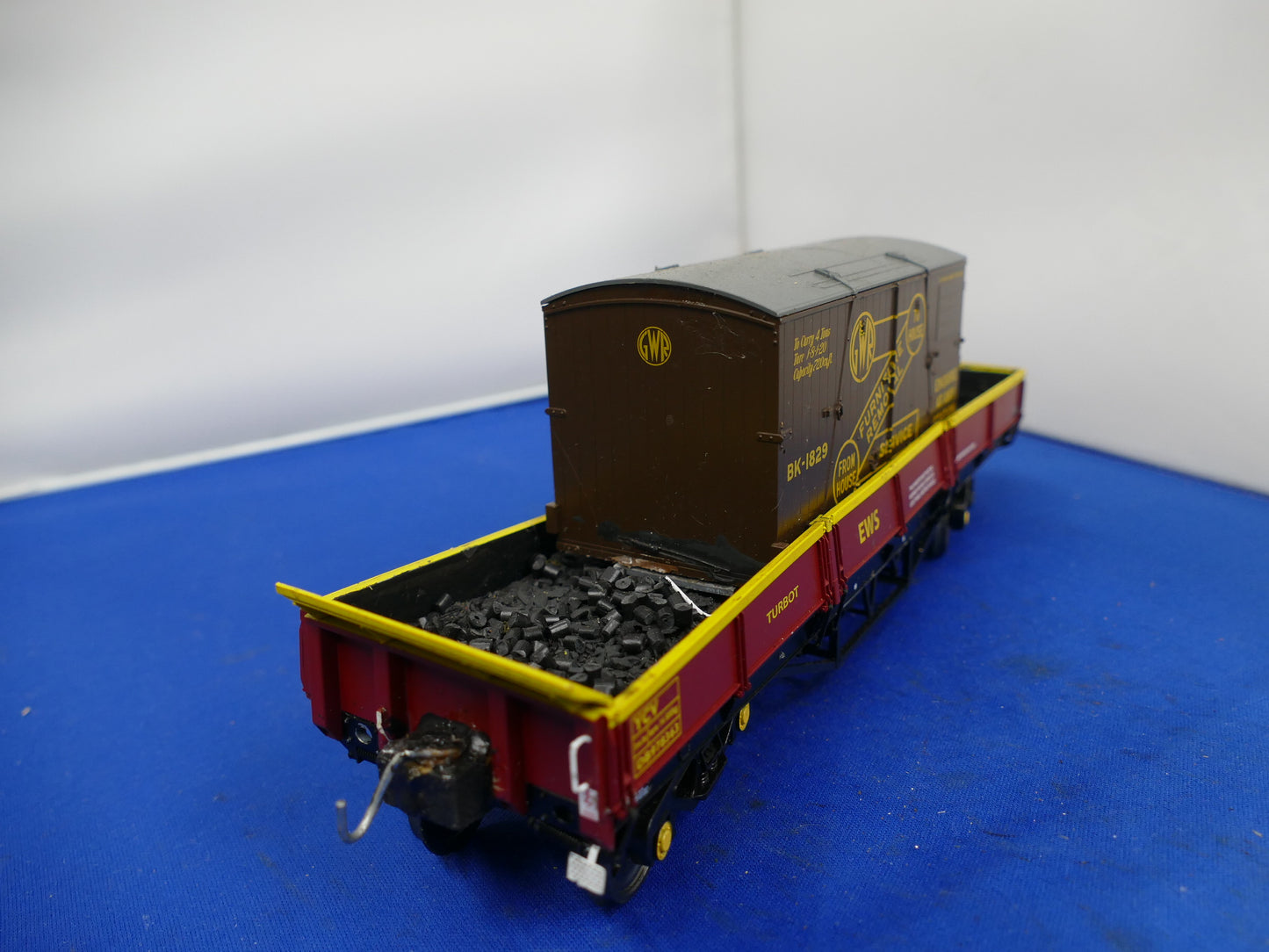 "O" Gauge Dapol Turbot Wagon with Load (used)