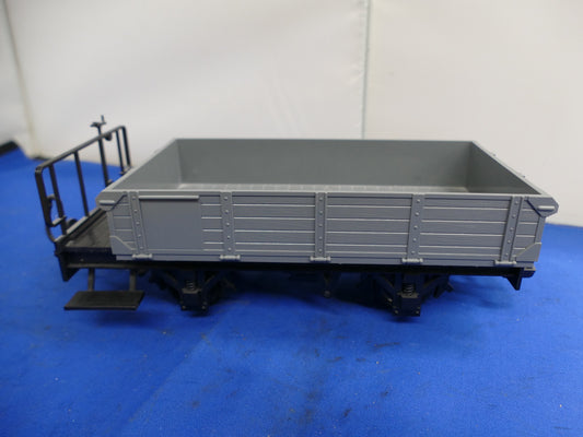 LGB  G Scale - Gray 5 Plank Wagon (used)