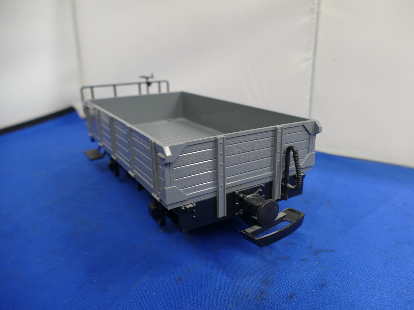 LGB  G Scale - Gray 5 Plank Wagon (used)