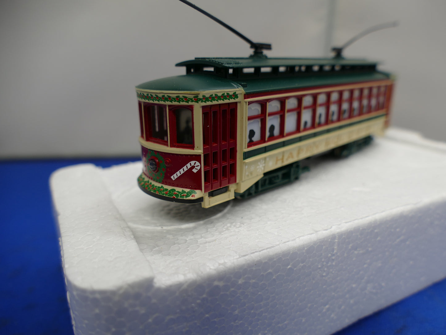 Bachmann OO/HO "HO Christmas Trolley" (used)