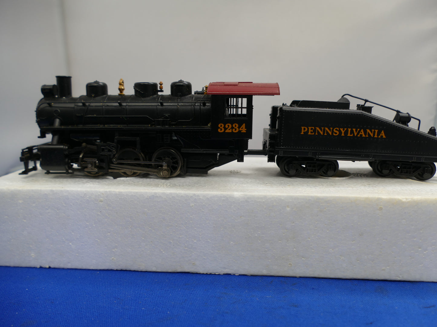 Bachmann OO/HO USRA 0-6-0 Pennsylvania Steam Loco (used)