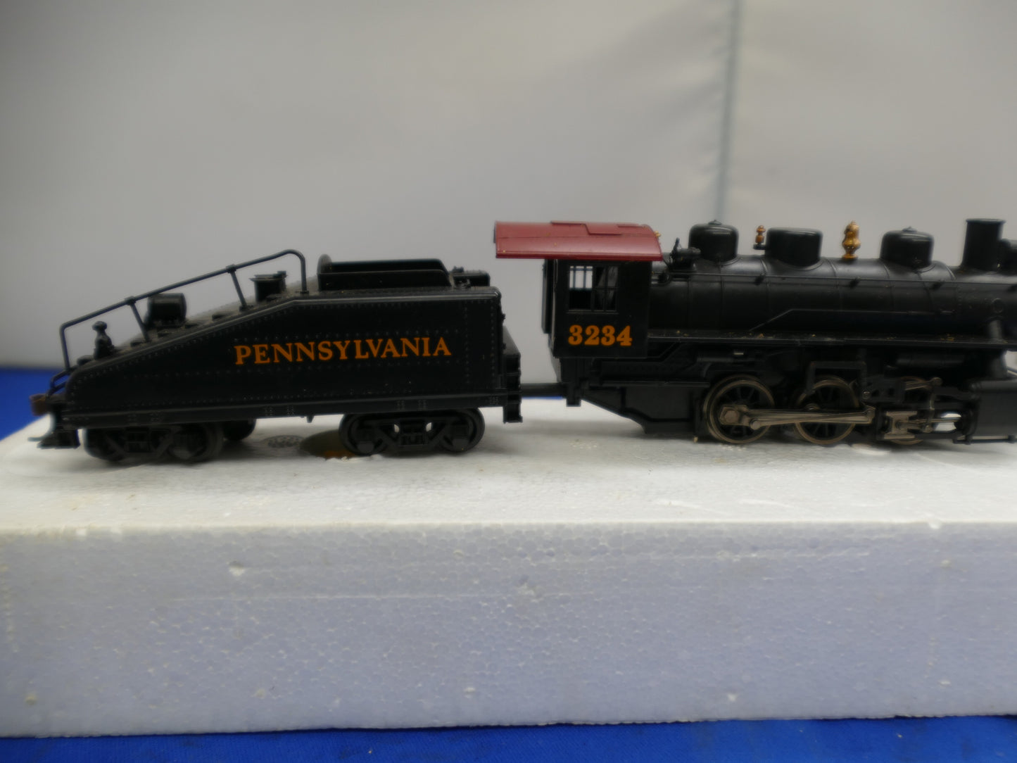 Bachmann OO/HO USRA 0-6-0 Pennsylvania Steam Loco (used)
