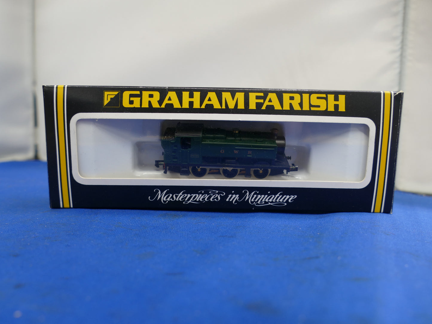 Graham Farish N Gauge 1104 9400 Class Pannier Tank Loco GWR (used)