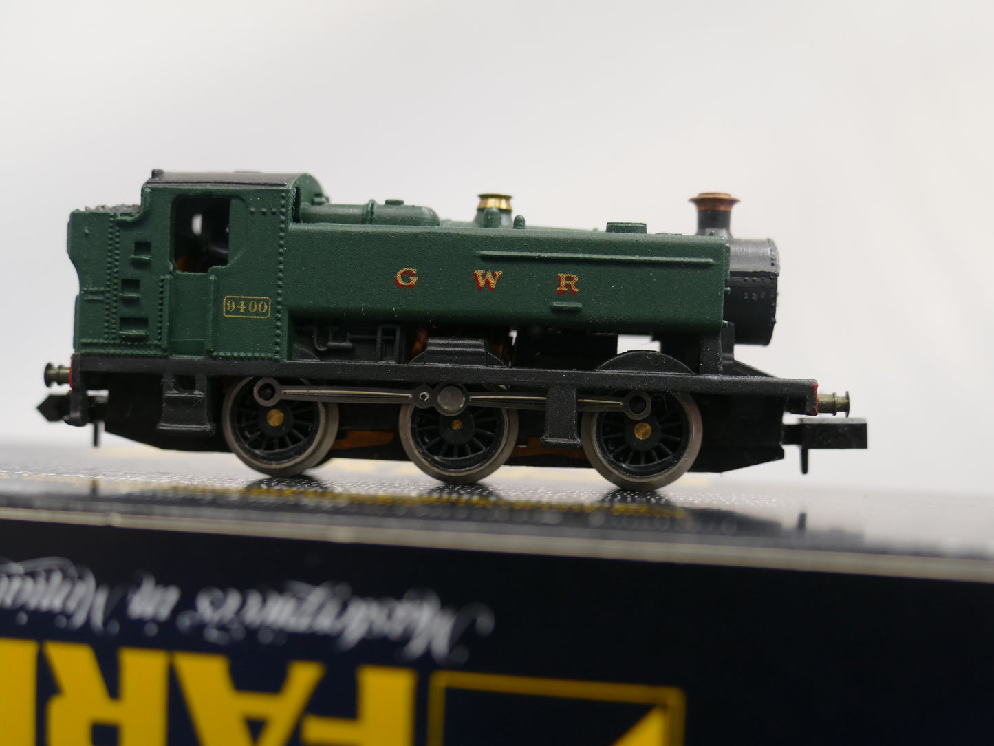 Graham Farish N Gauge 1104 9400 Class Pannier Tank Loco GWR (used)