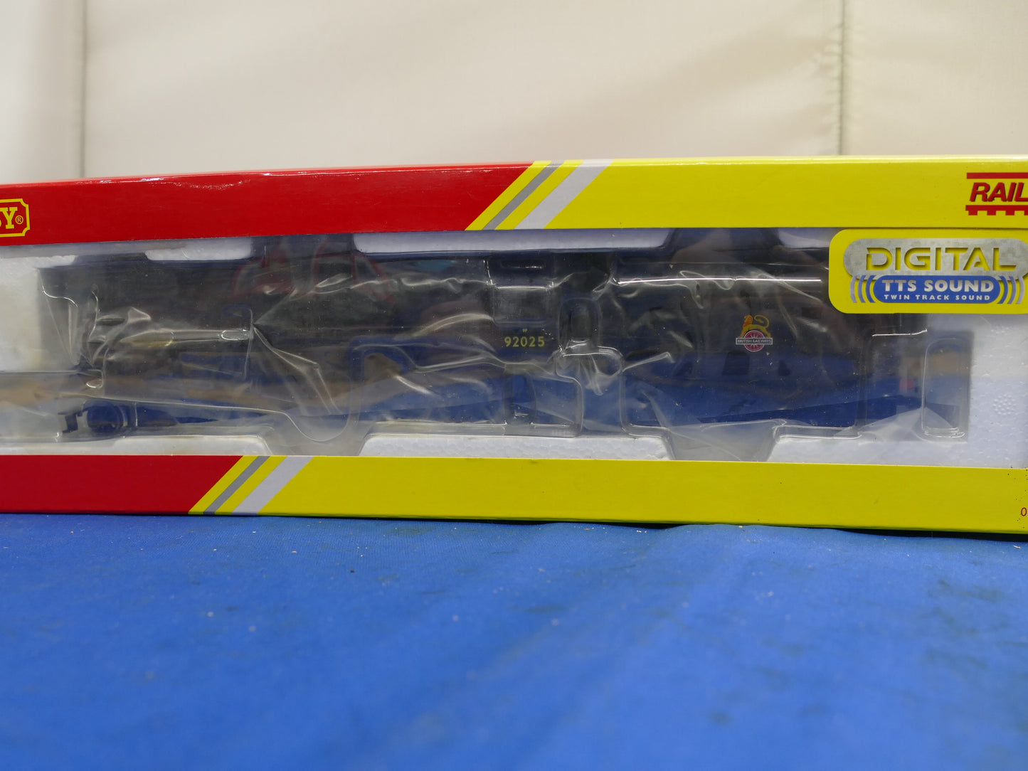 Hornby OO R3396TTS Early BR Class 9F (used)