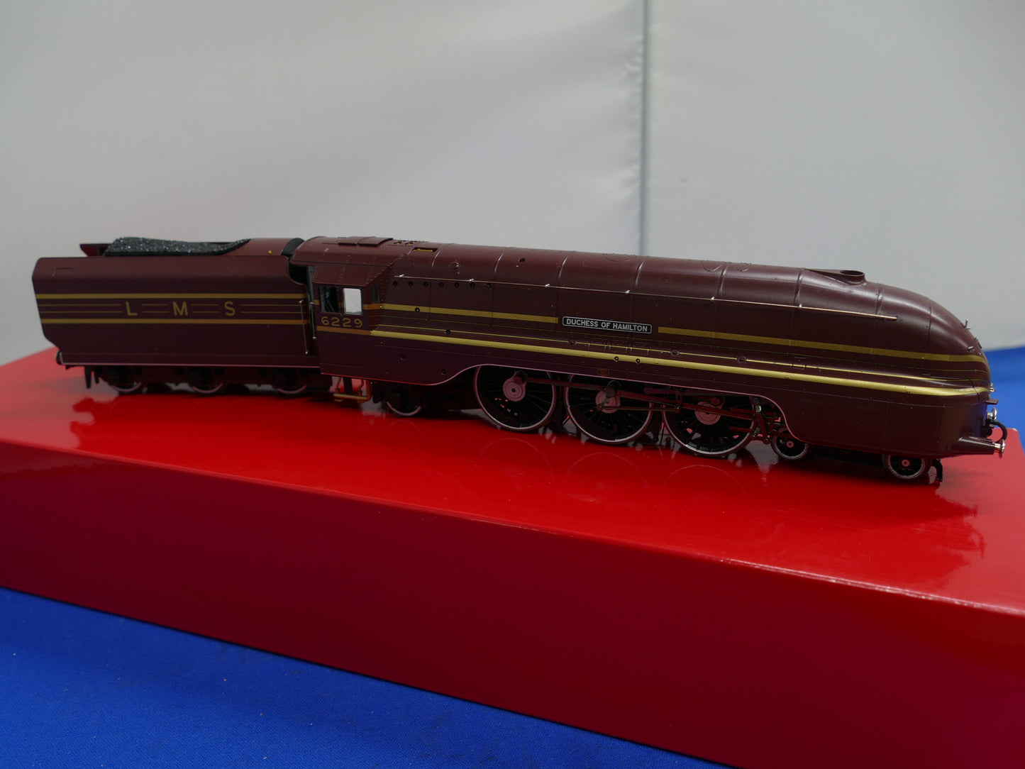 Hornby OO R3677 LMS Streamlined "Duchess of Hamilton" (used)