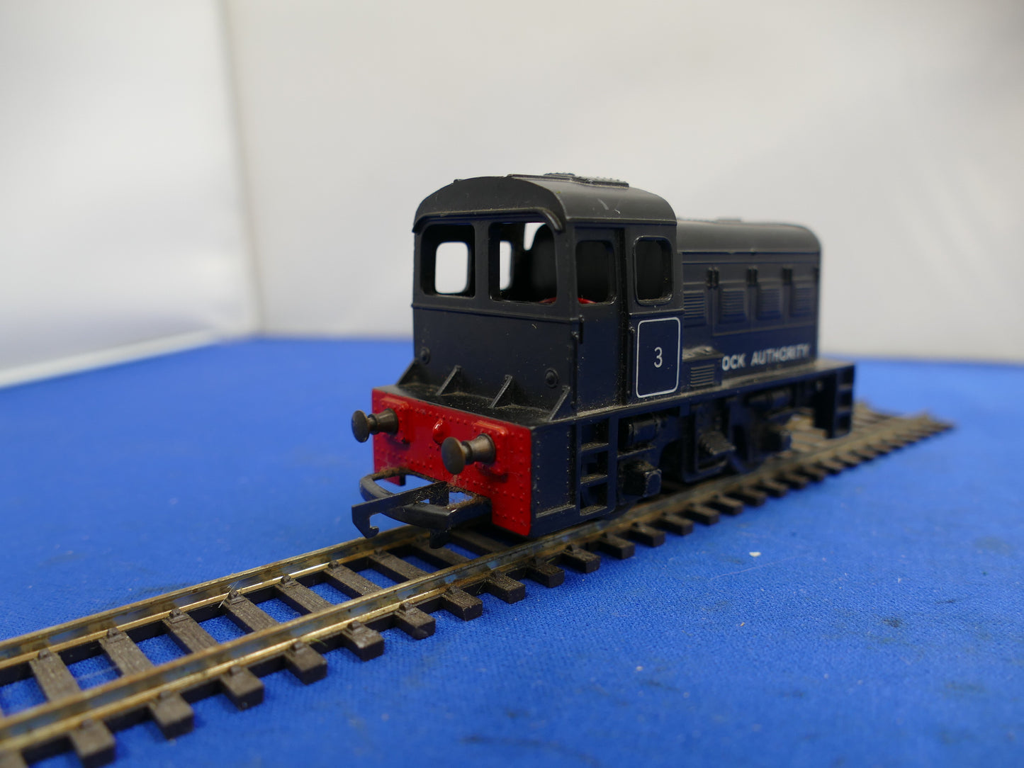 Hornby OO No.3 Dock Authority Diesel Shunter (used)