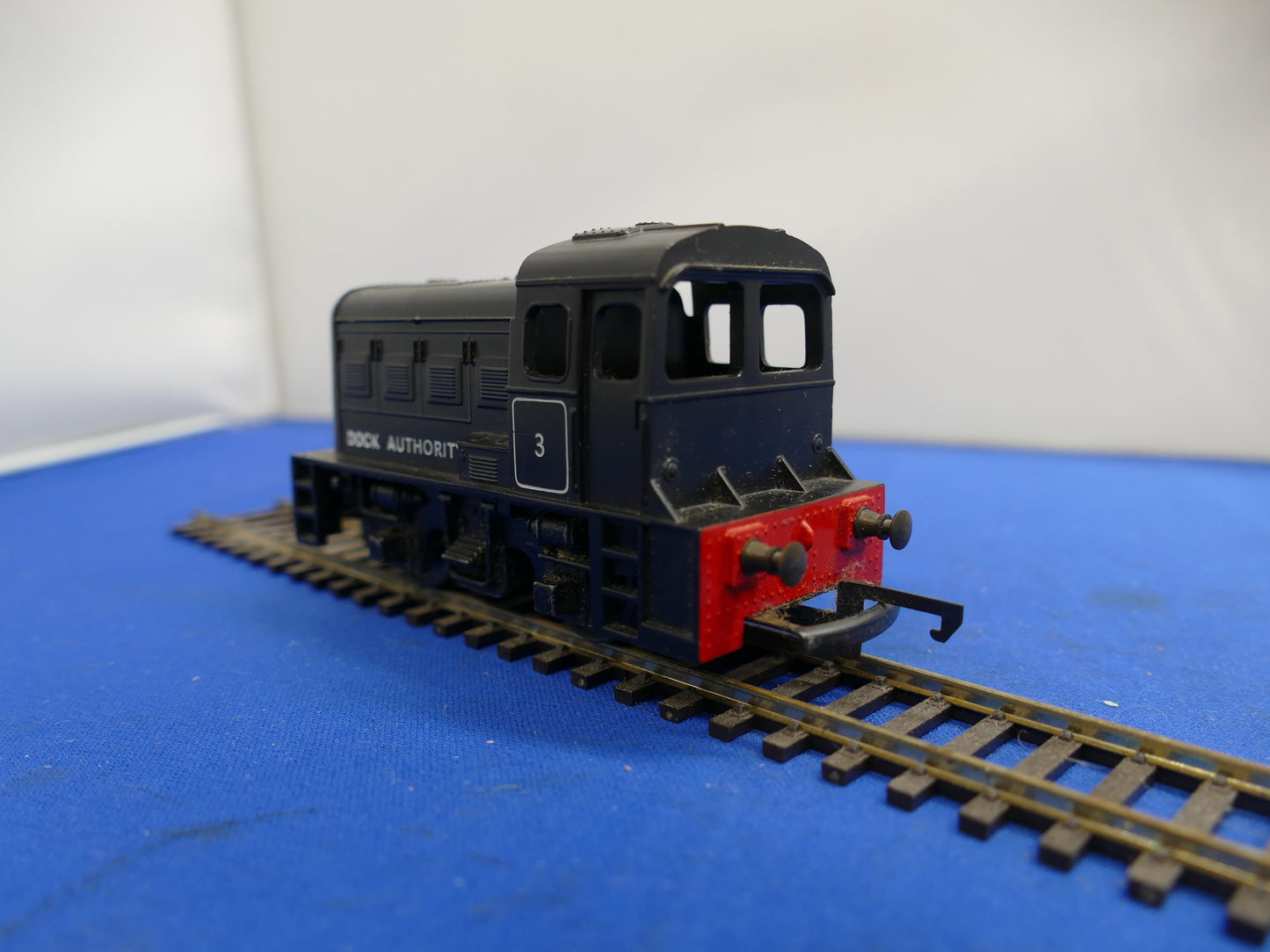 Hornby OO No.3 Dock Authority Diesel Shunter (used)