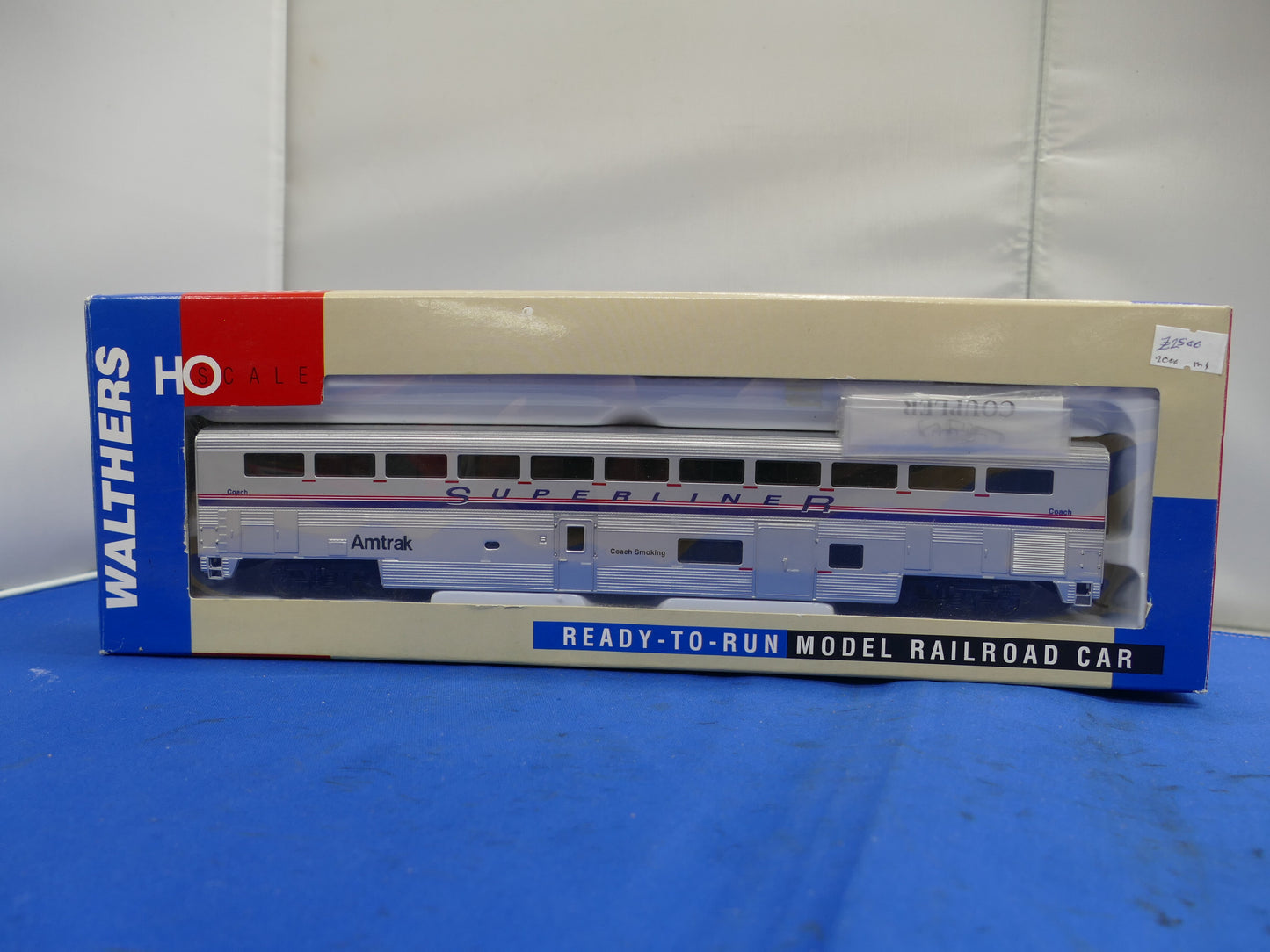 Walthers HO 85' Superliner Amtrak Smoking Coach (used)
