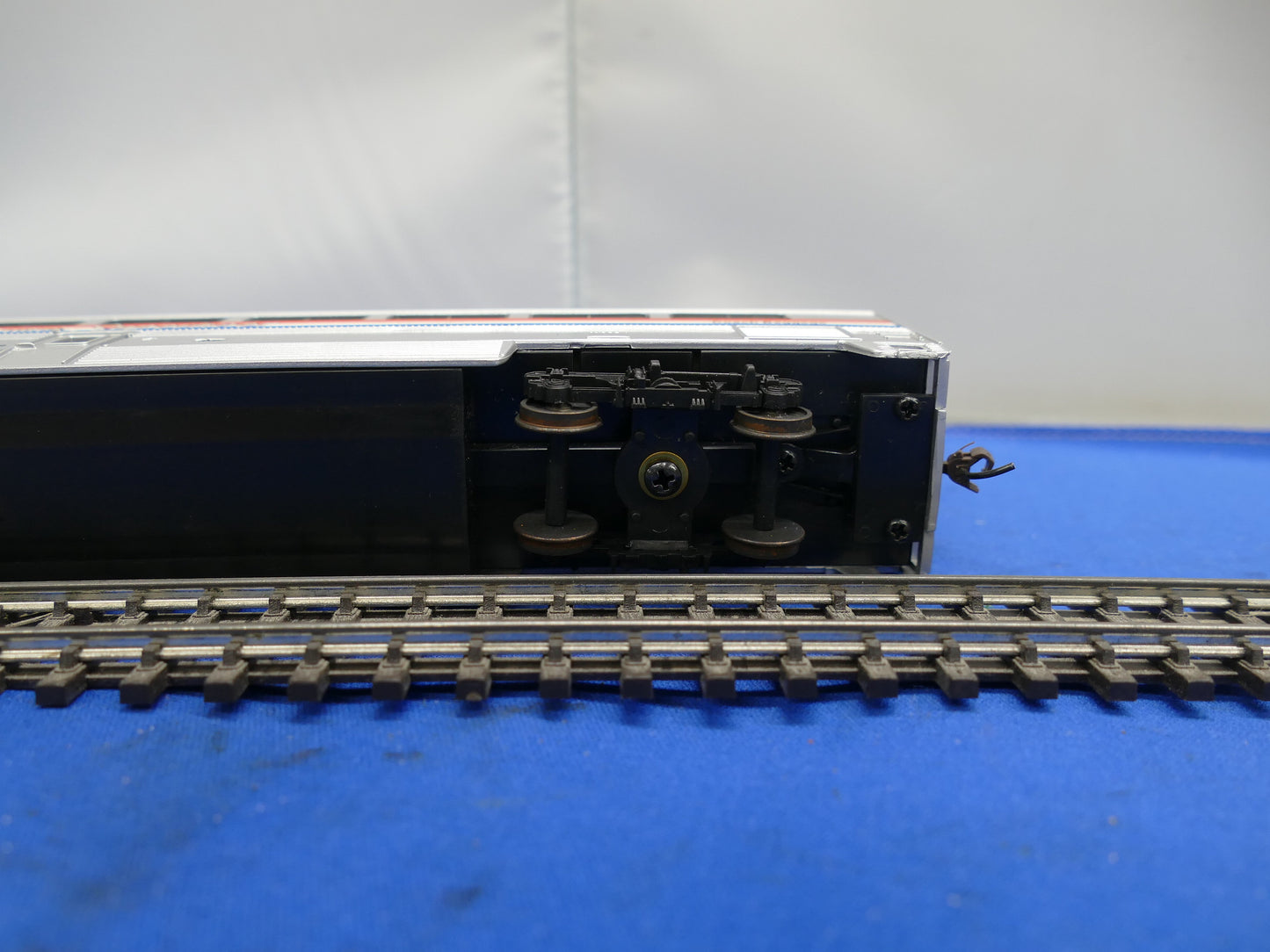 Walthers HO 85' Superliner Amtrak Baggage Coach (used)