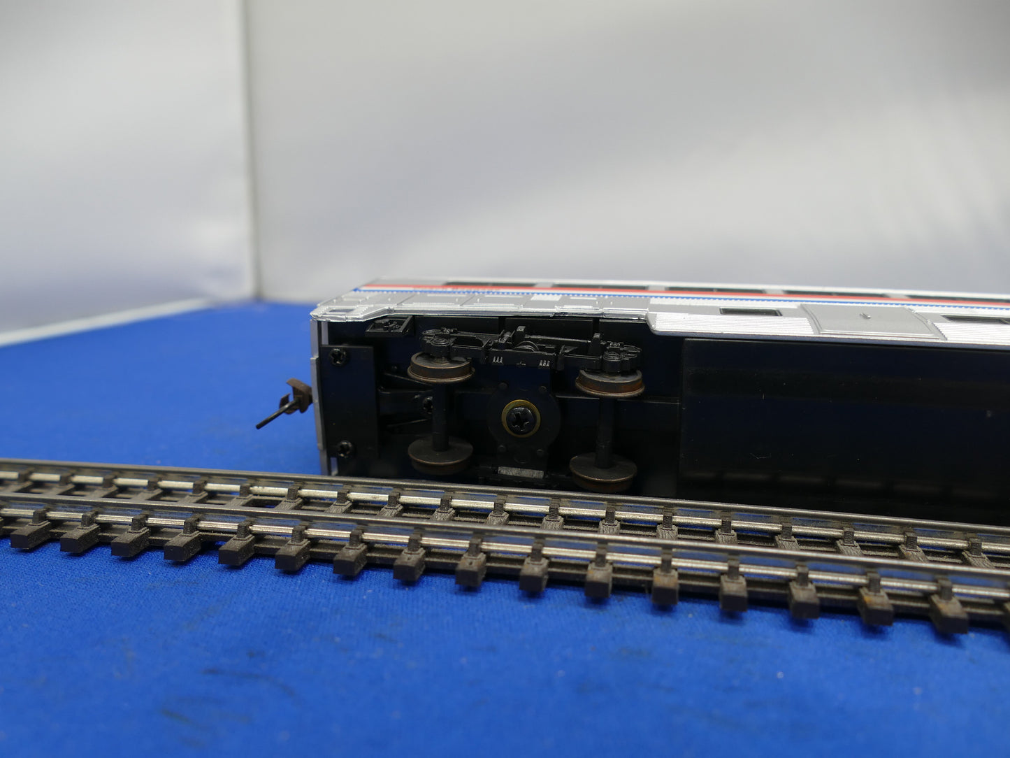 Walthers HO 85' Superliner Amtrak Baggage Coach (used)