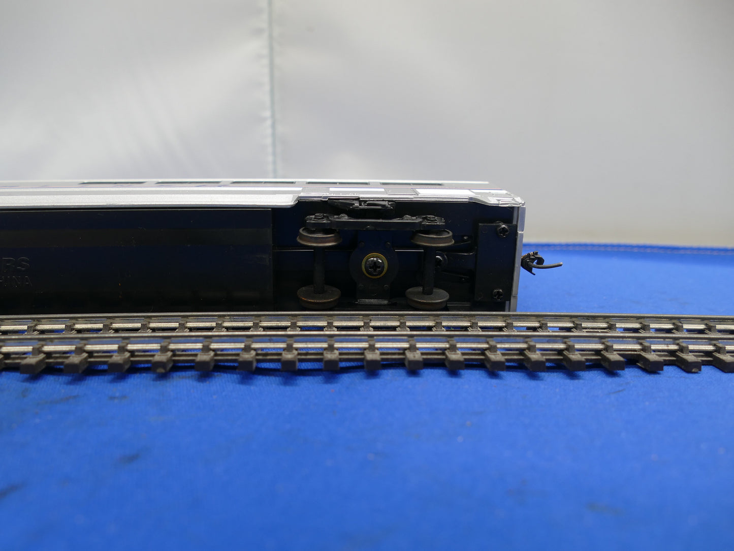 Walthers HO 85' Superliner Amtrak Dining Car (used)