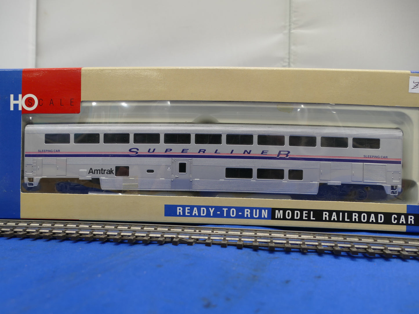 Walthers HO 85' Superliner Amtrak Sleeping Coach (used)