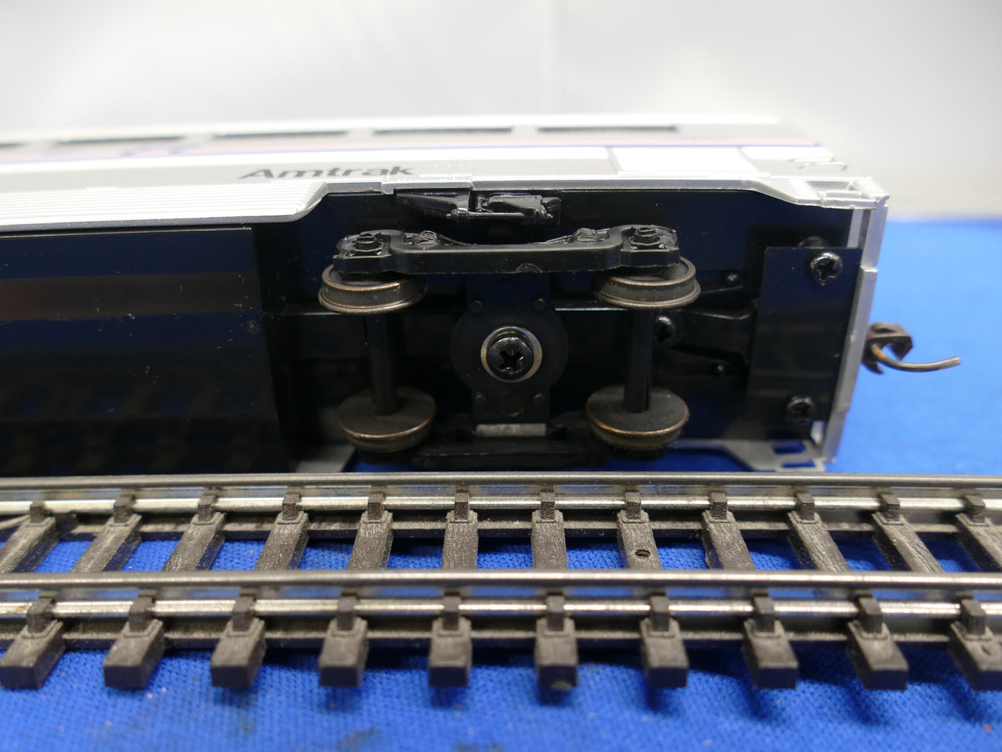 Walthers HO 85' Superliner Amtrak Coach (used)