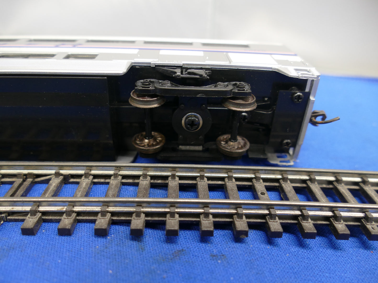 Walthers HO 85' Superliner Amtrak Coach (used)