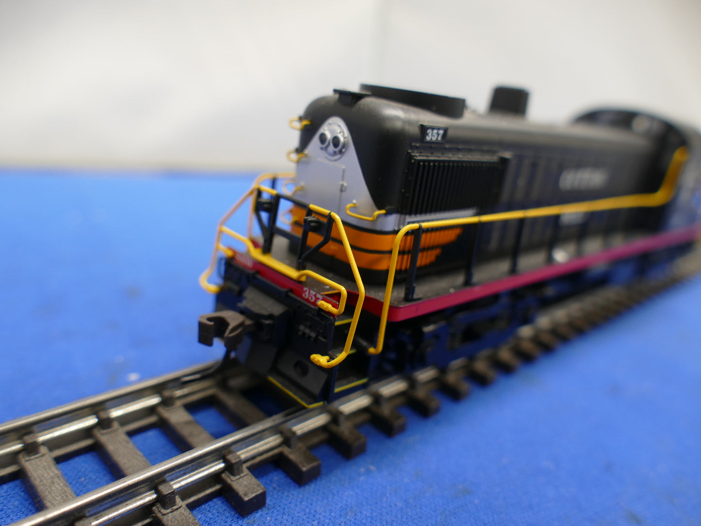 Atlas HO - #7003 ALCO RS-3 Loco "Cotton Belt" (used)