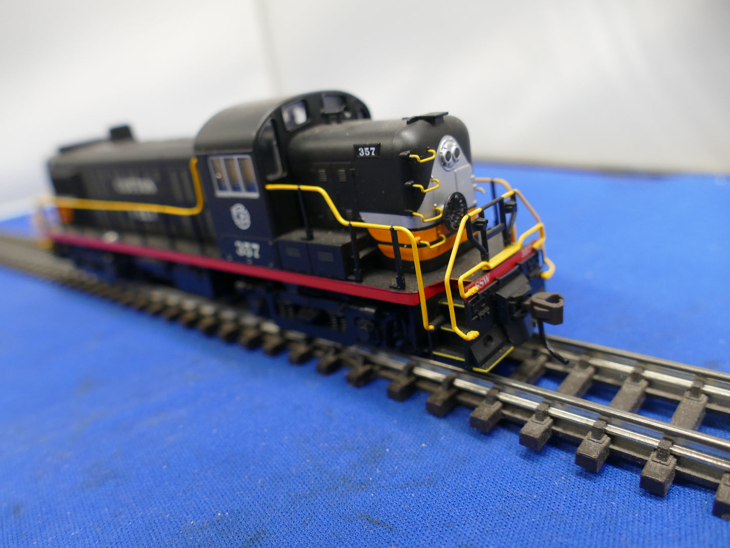 Atlas HO - #7003 ALCO RS-3 Loco "Cotton Belt" (used)