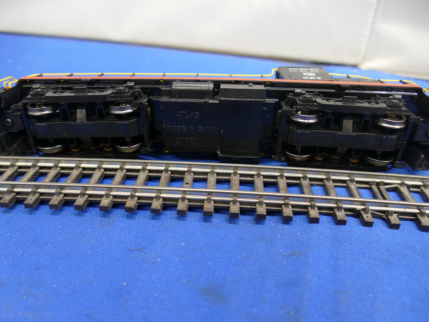 Atlas HO - #7003 ALCO RS-3 Loco "Cotton Belt" (used)