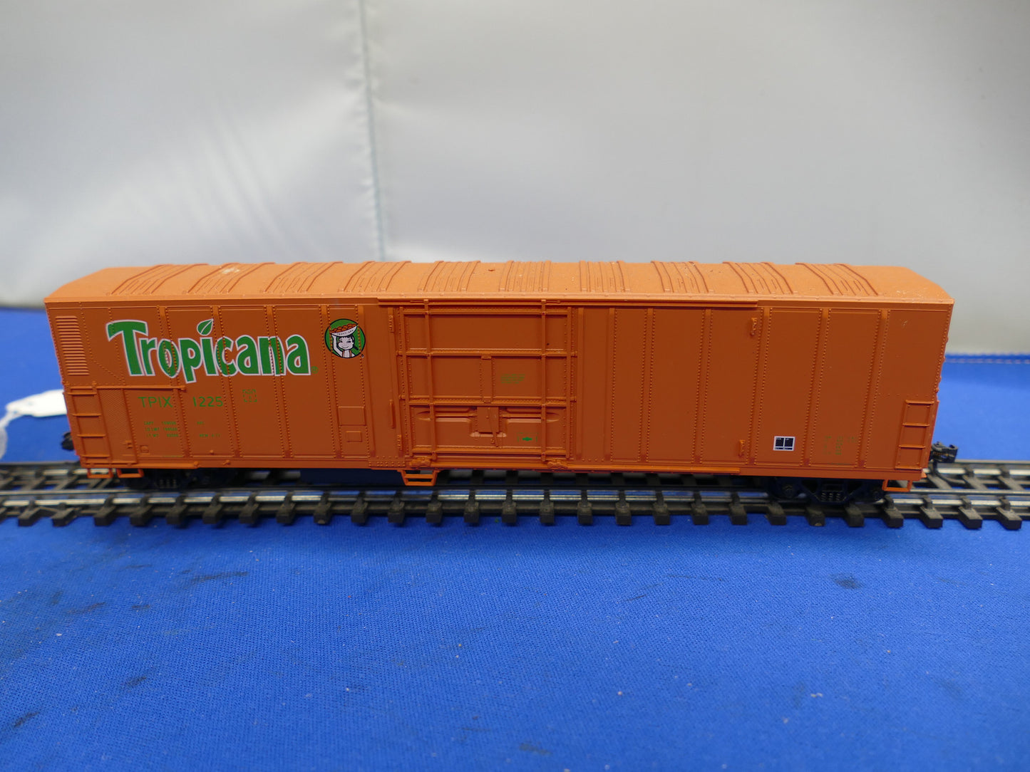 Athearn HO - #2302 Twin Set Tropicana Reefer (used)