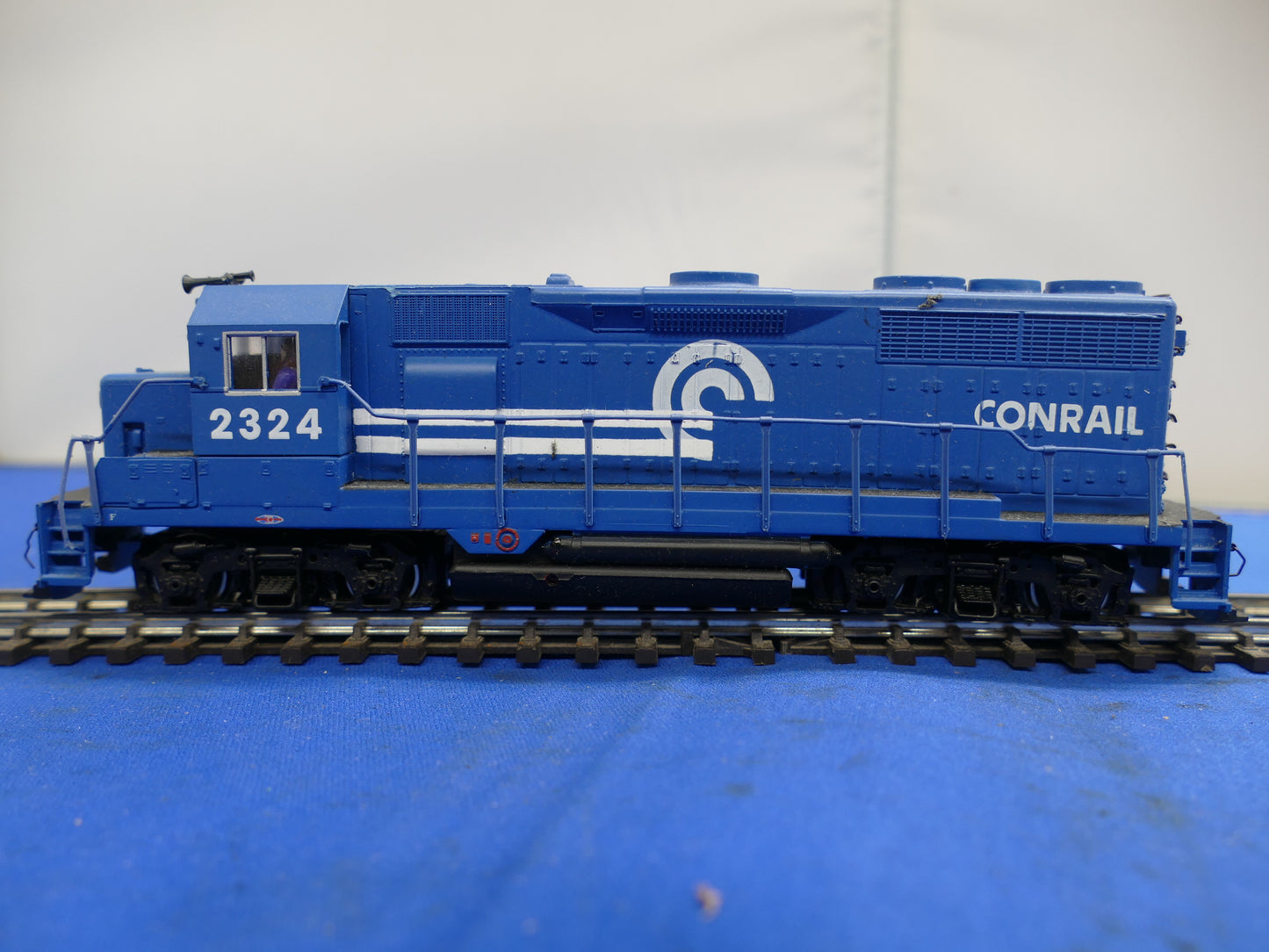 Bachmann OO/HO 11507 Conrail Diesel No. 2324 (used)