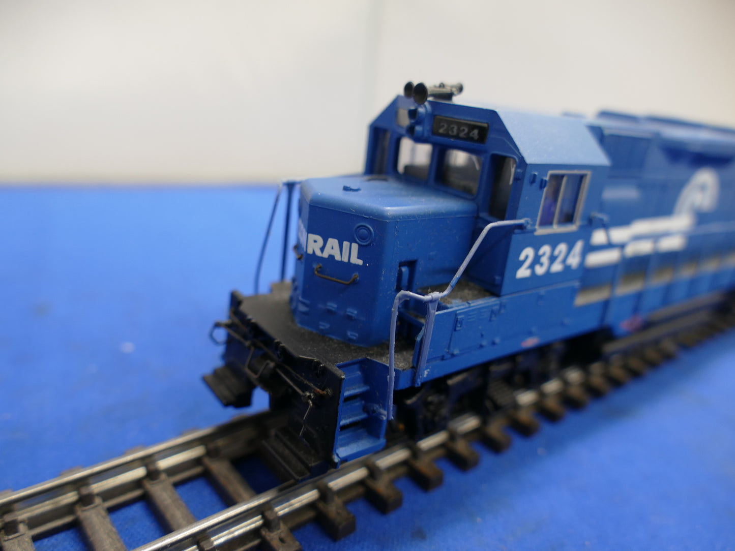 Bachmann OO/HO 11507 Conrail Diesel No. 2324 (used)