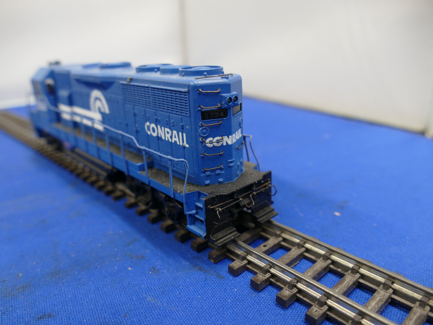 Bachmann OO/HO 11507 Conrail Diesel No. 2324 (used)