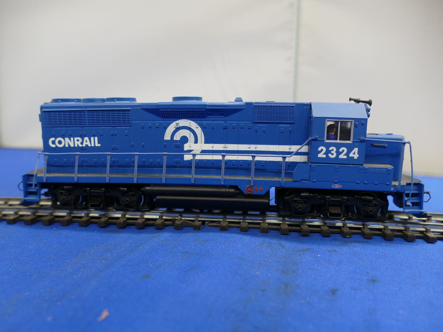 Bachmann OO/HO 11507 Conrail Diesel No. 2324 (used)