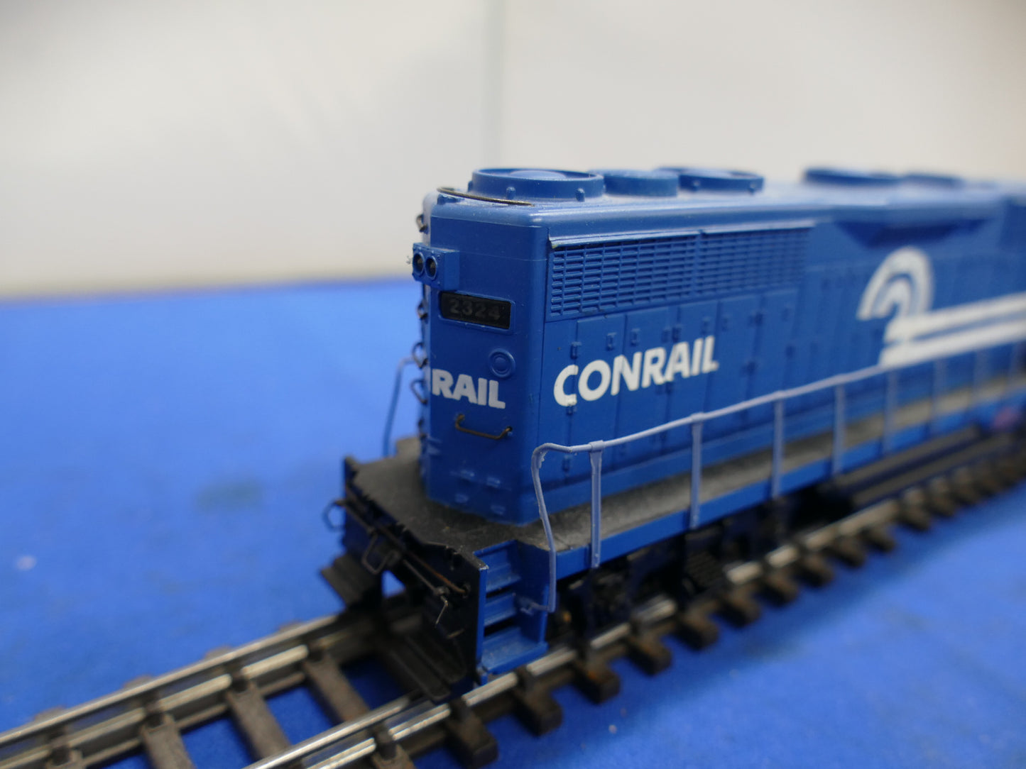 Bachmann OO/HO 11507 Conrail Diesel No. 2324 (used)