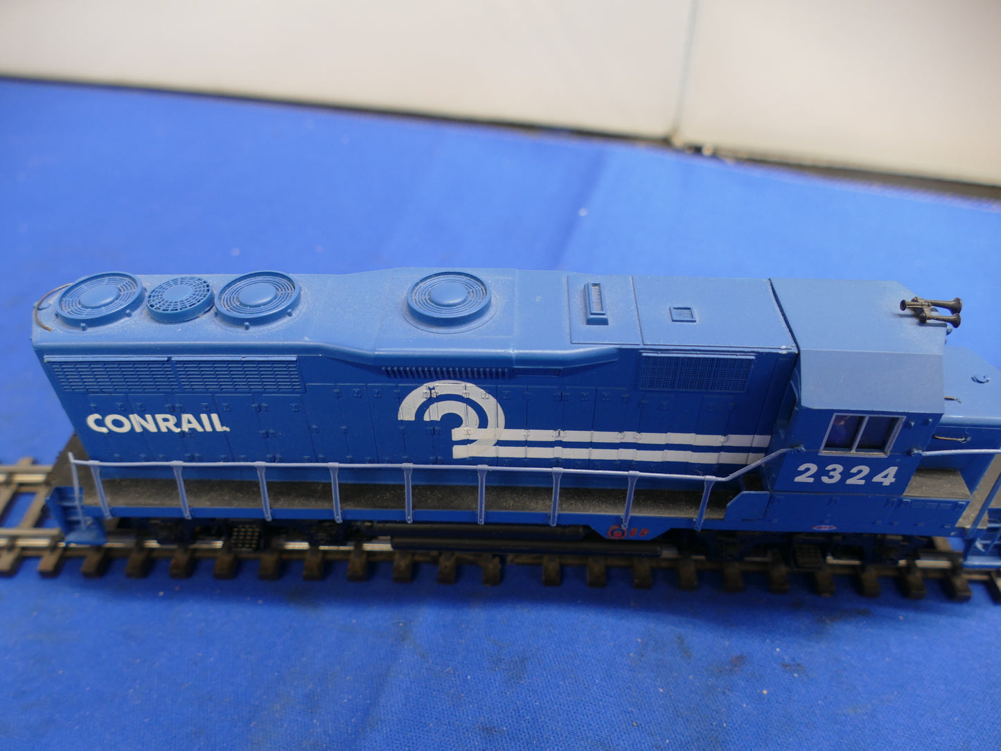 Bachmann OO/HO 11507 Conrail Diesel No. 2324 (used)