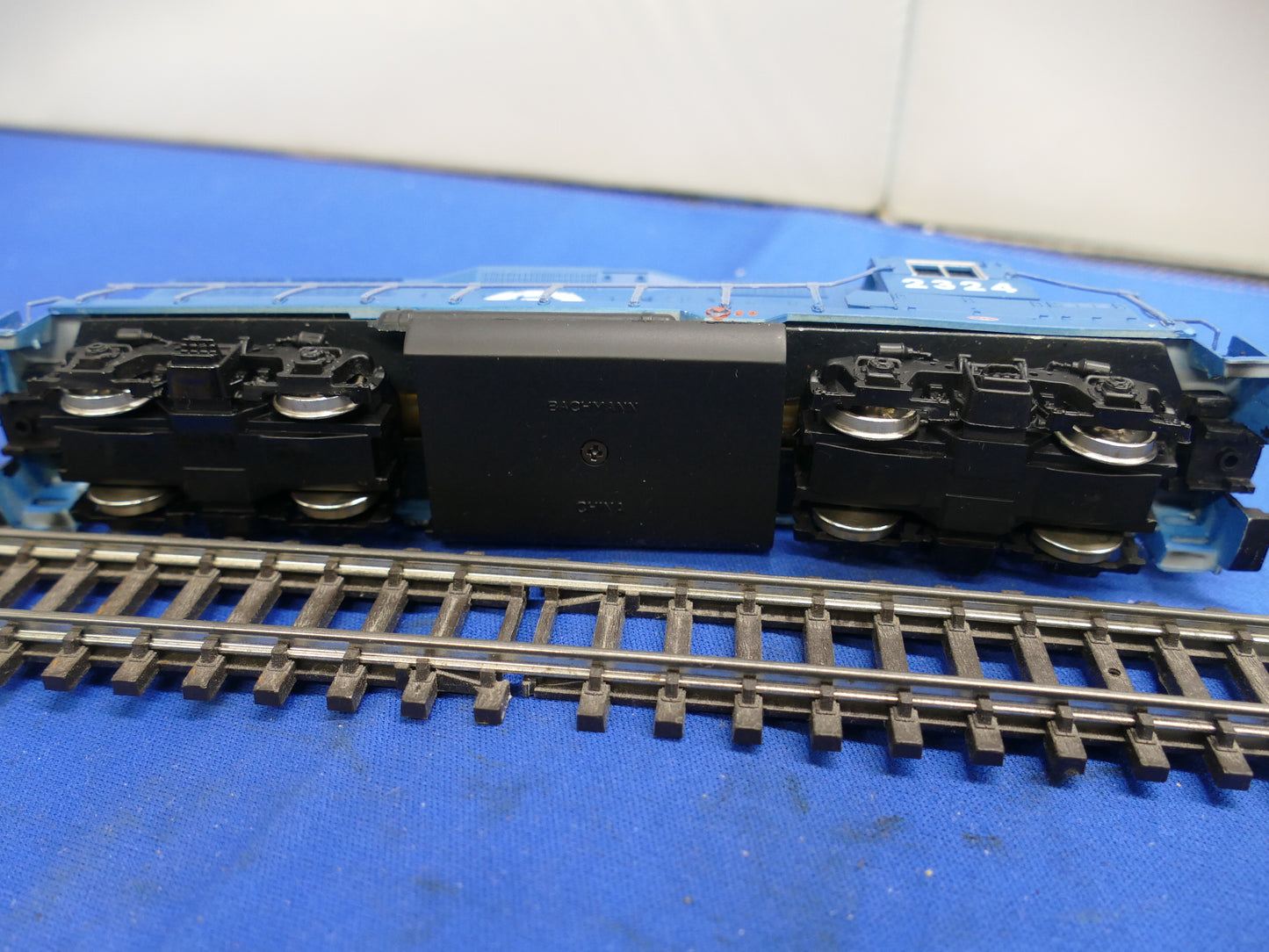 Bachmann OO/HO 11507 Conrail Diesel No. 2324 (used)