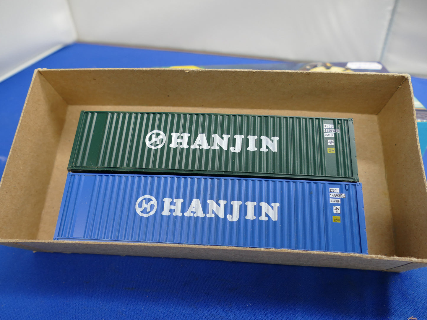 Athearn HO - #5743 Box of 2 Containers (used)