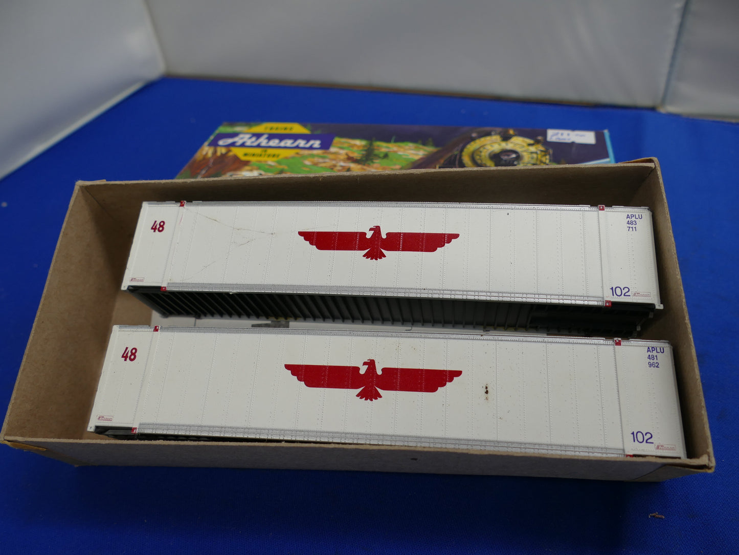 Athearn HO - #5701 Box of 2 Containers (used)