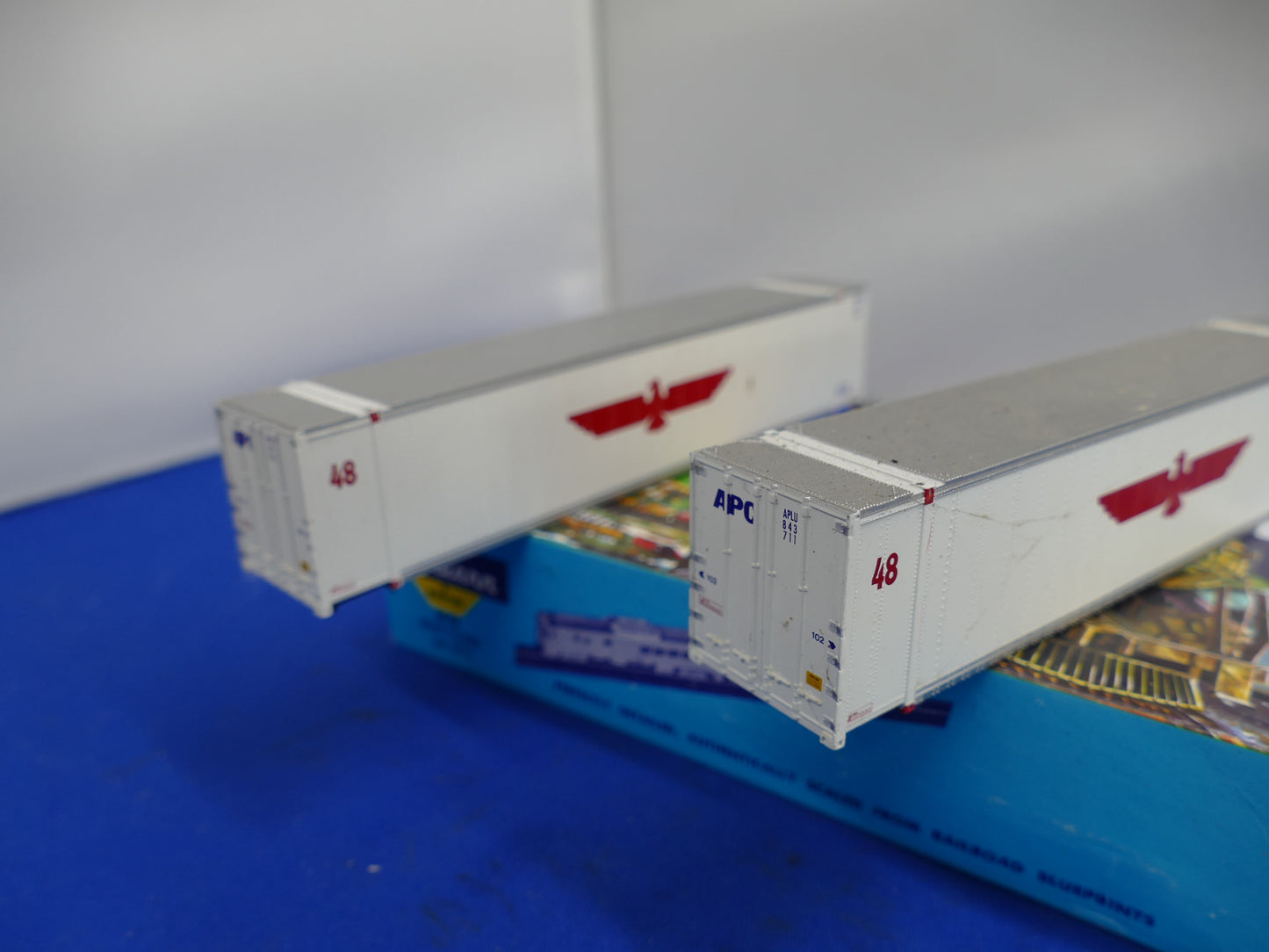 Athearn HO - #5701 Box of 2 Containers (used)