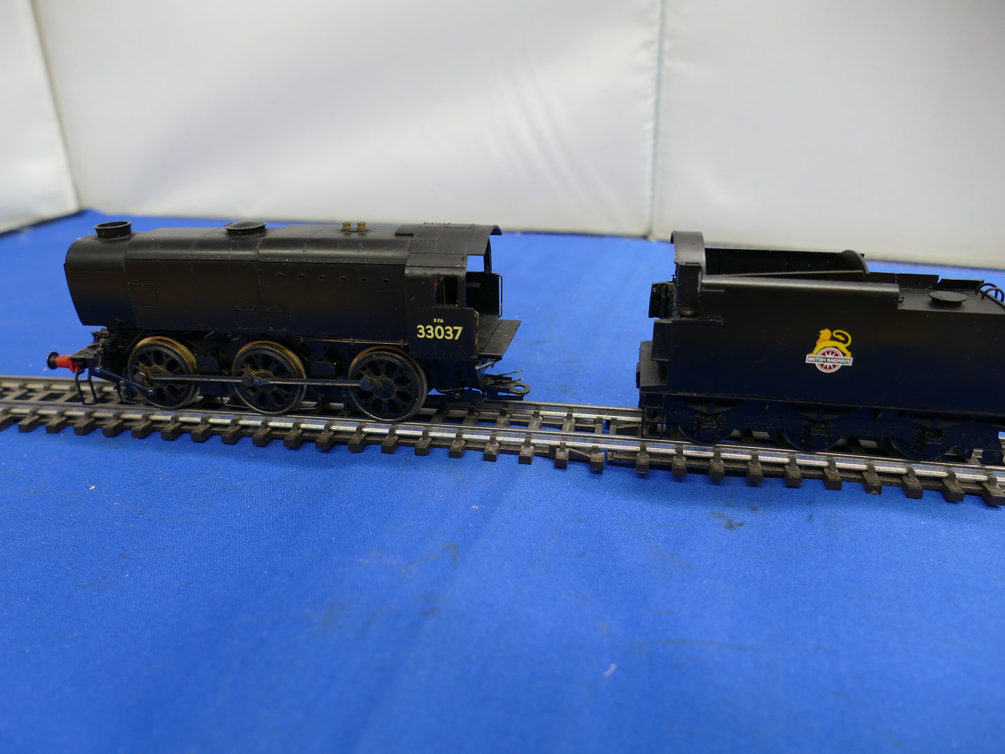Hornby OO R2355 BR 0-6-0 Class QI Loco (used)
