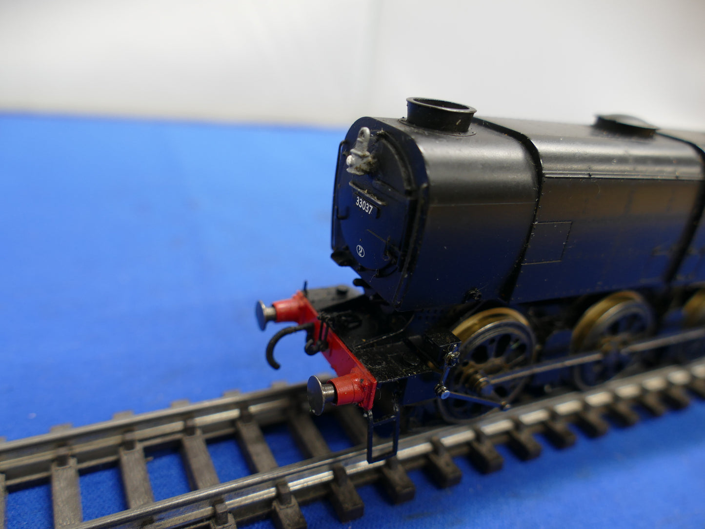 Hornby OO R2355 BR 0-6-0 Class QI Loco (used)