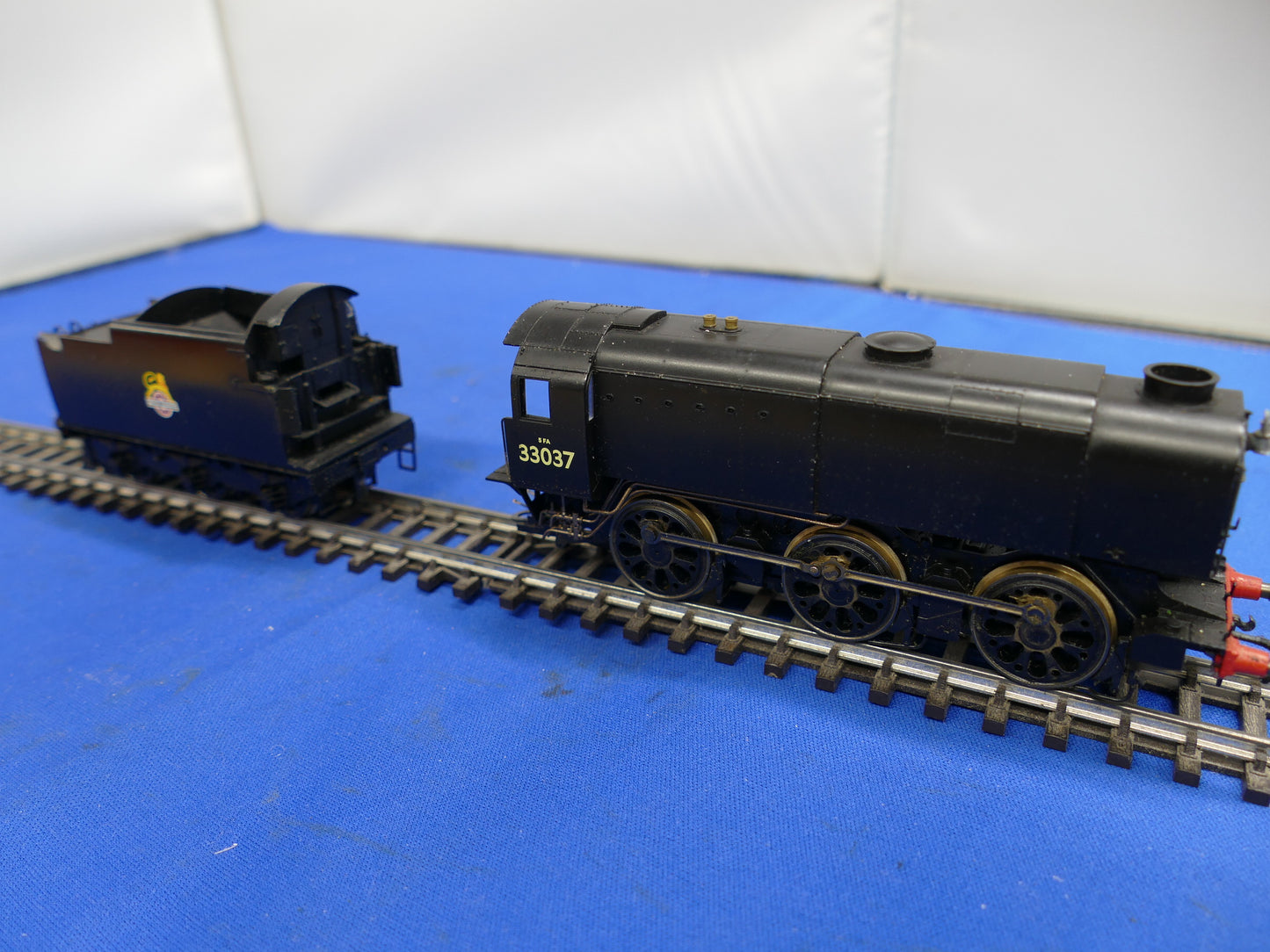 Hornby OO R2355 BR 0-6-0 Class QI Loco (used)