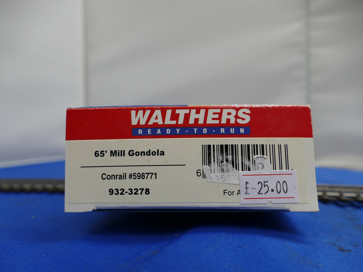 Walthers HO - 65' Mill Gondola (used)