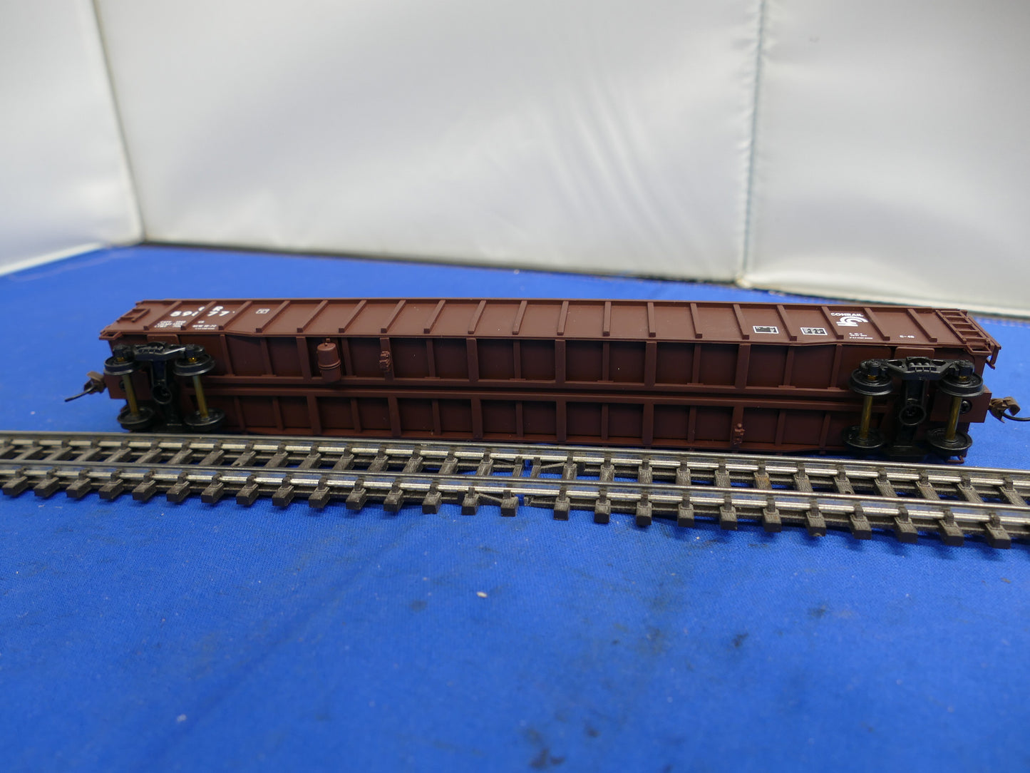 Walthers HO - 65' Mill Gondola (used)