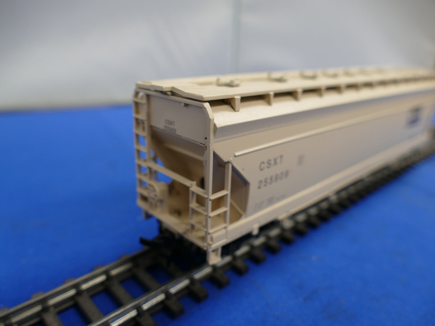 Athearn HO - Center Flow Hopper (used)
